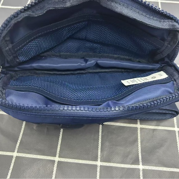 lululemon athletica Dark Blue Toiletry Bag - Picture 4 of 5